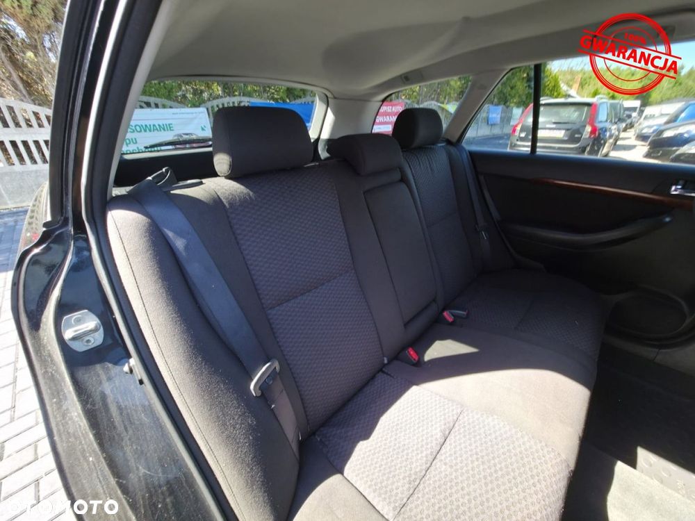 Toyota Avensis - 23
