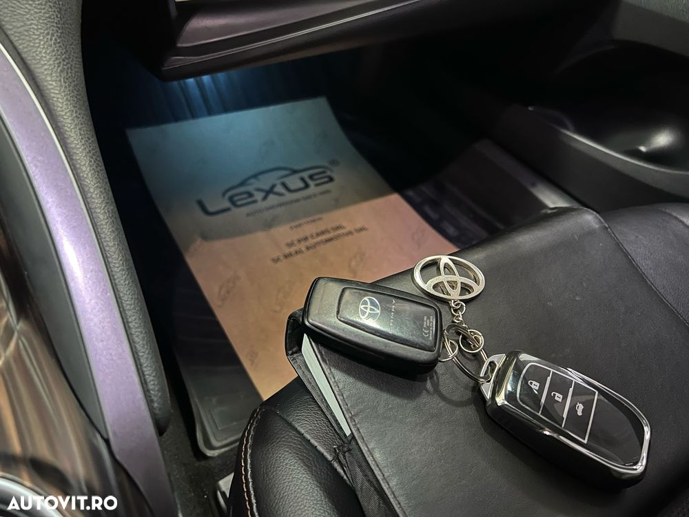 Toyota Camry Luxury - 29