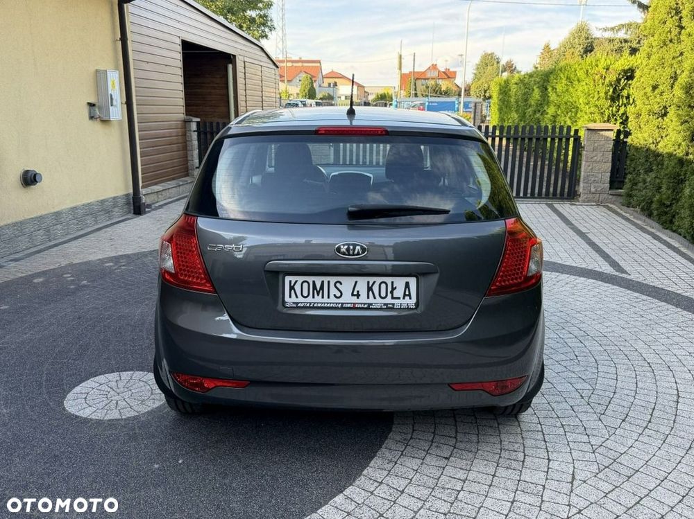 Kia Ceed - 4