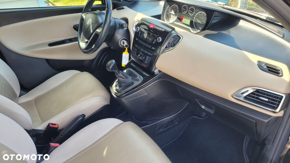 Lancia Ypsilon Y 0.9 TwinAir Turbo 8V Automatik Platinum - 13