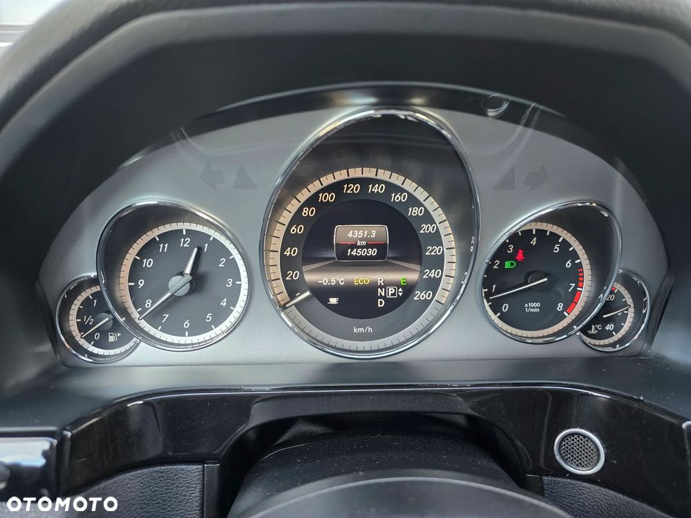 Mercedes-Benz Klasa E 200 CGI BlueEFFICIENCY 7G-TRONIC Avantgarde - 22