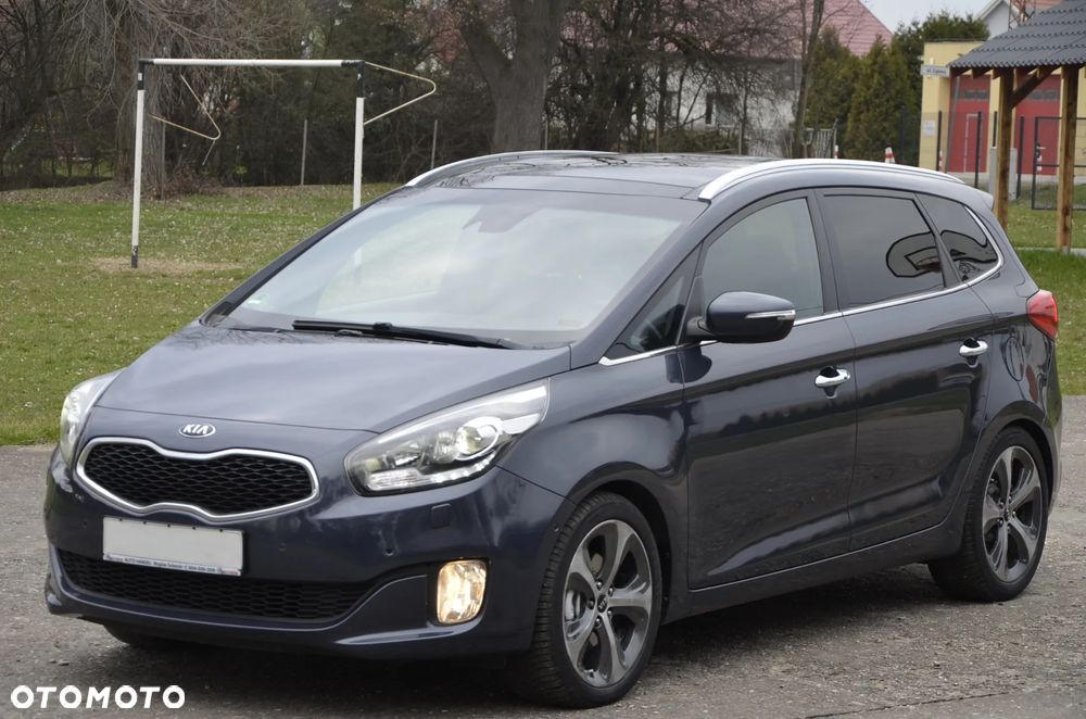 Kia Carens - 9