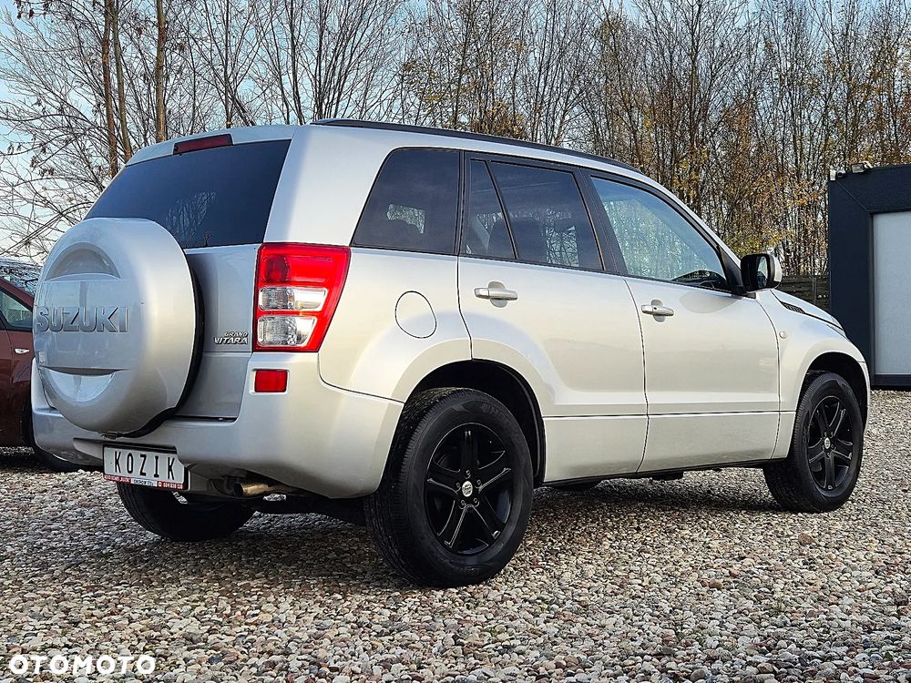 Suzuki Grand Vitara 2.0 De luxe - 15