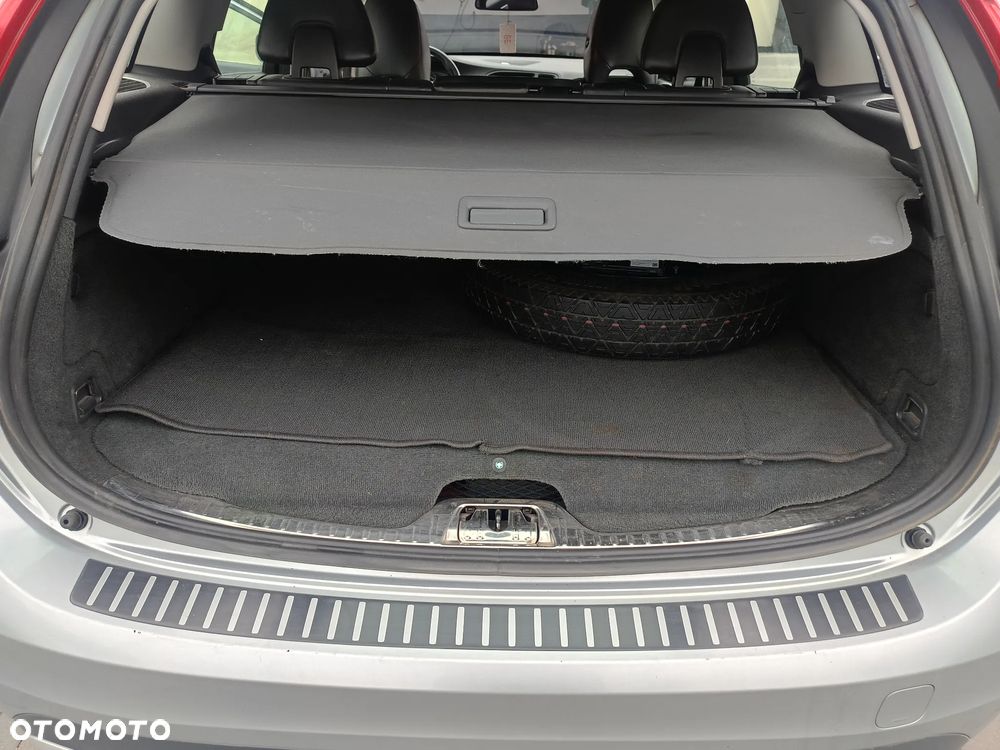 Volvo V60 D6 AWD Plug-in Hybrid Summum - 36