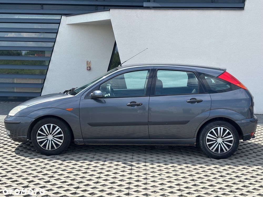 Ford Focus 1.6 Ghia - 8