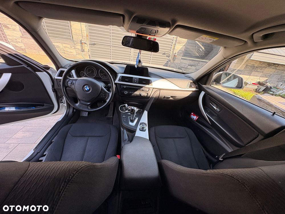 BMW Seria 3 316d - 11