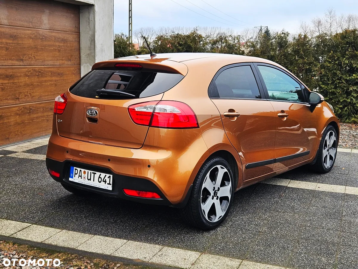 Kia Rio - 23