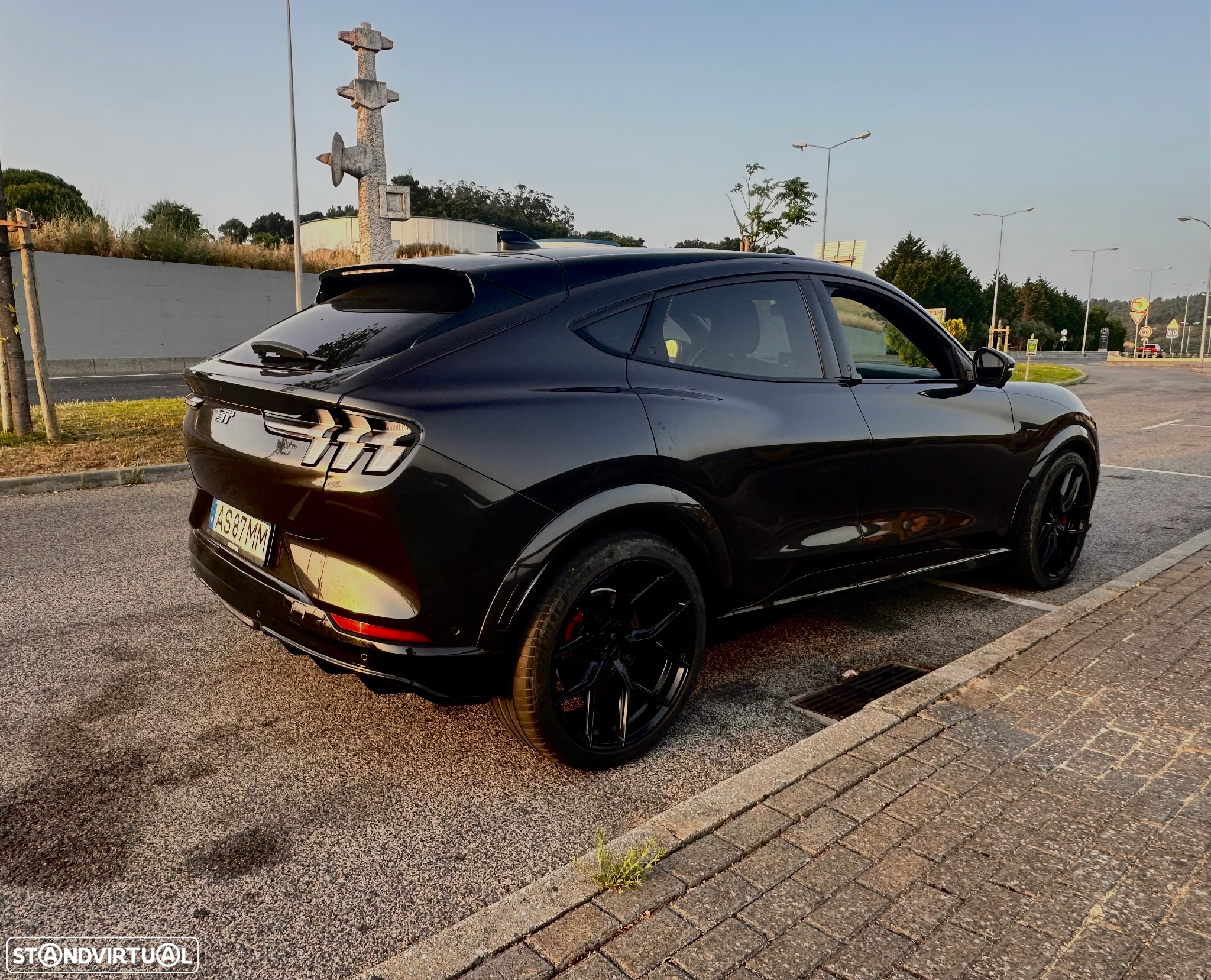 Ford Mustang Mach-E GT AWD - 5
