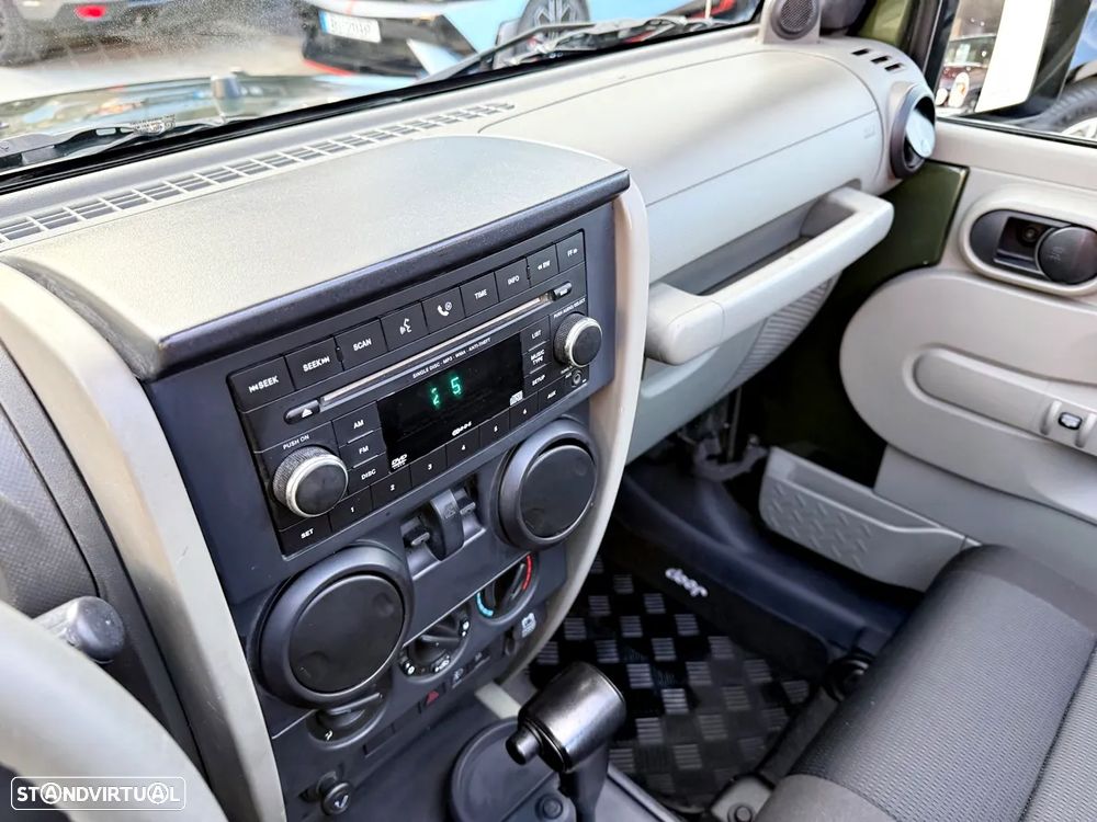 Jeep Wrangler 2.8 CRD ATX Sport - 14