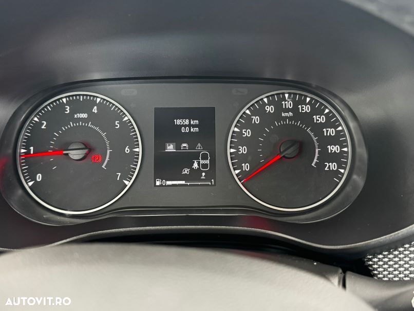 Dacia Sandero TCe 90 MT5 Expression - 11