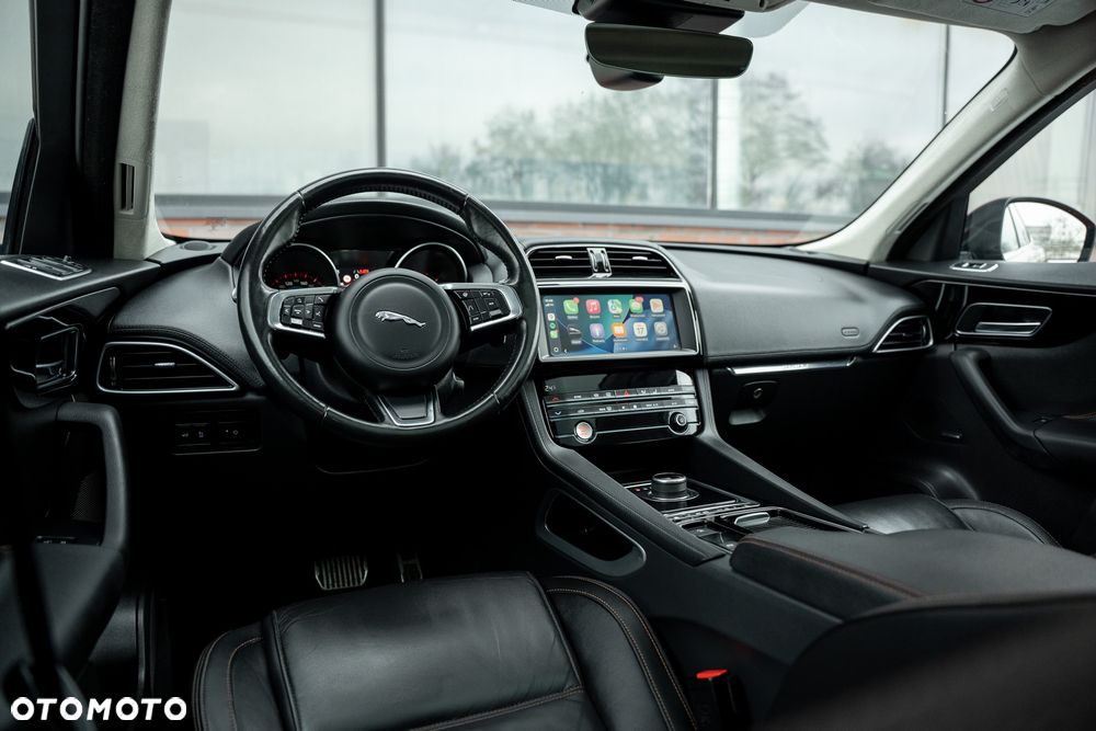 Jaguar F-Pace 25d AWD Prestige - 28