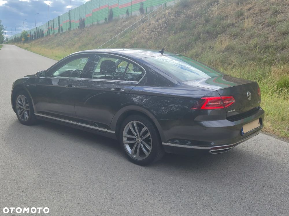 Volkswagen Passat - 17