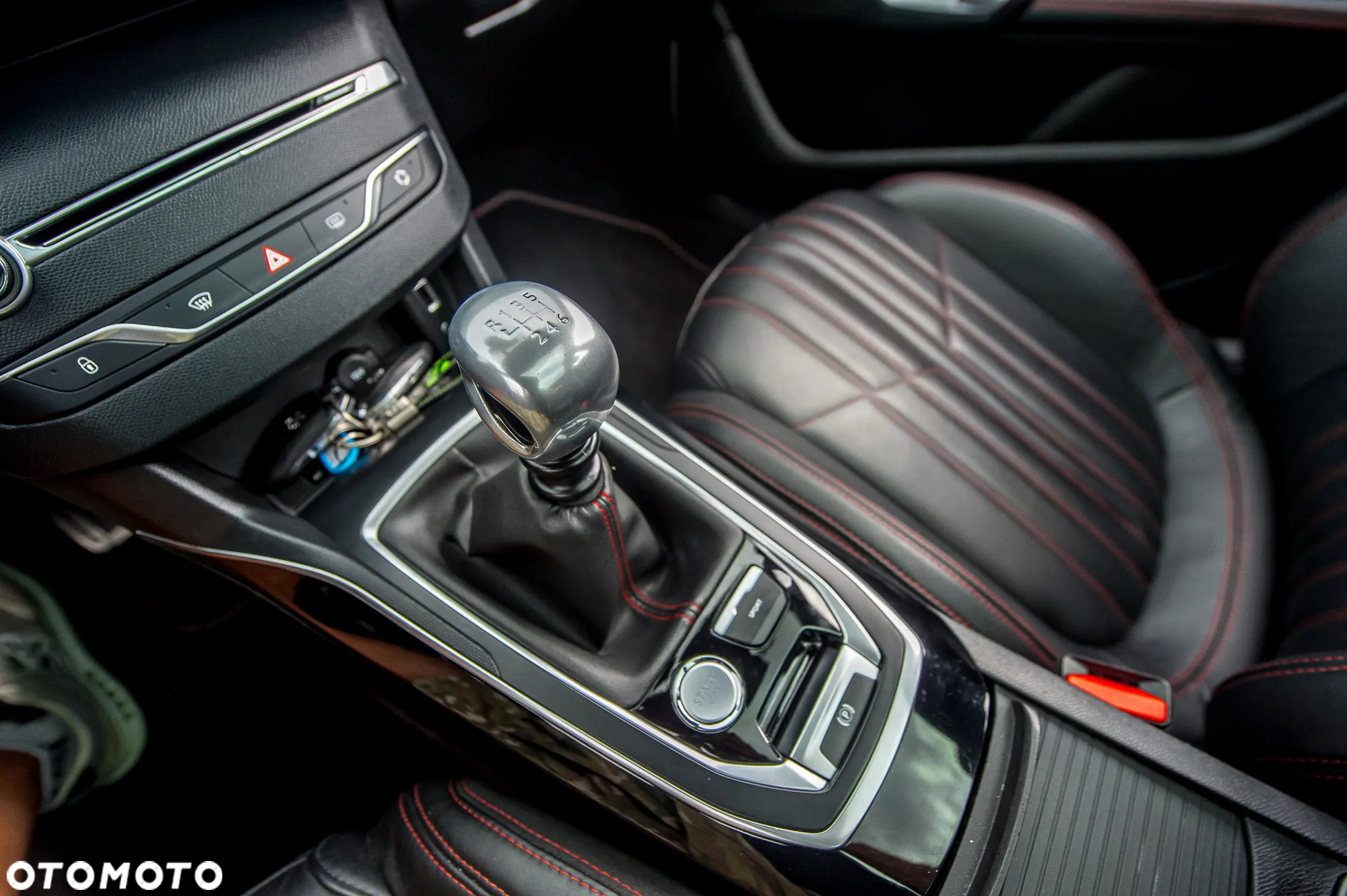 Peugeot 308 SW 1.6 e-THP GT S&S - 33