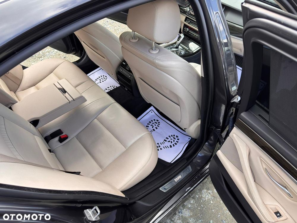 BMW Seria 5 528i xDrive Sport-Aut Luxury Line - 24