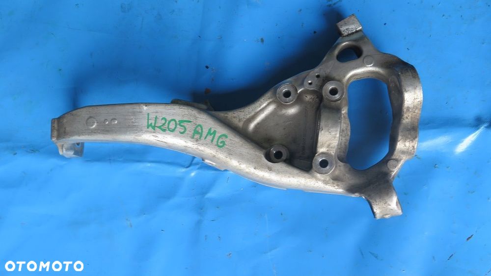 ZWROTNICA PIASTA PRZÓD PRAWA MERCEDES W205 AMG 2054800 - 2