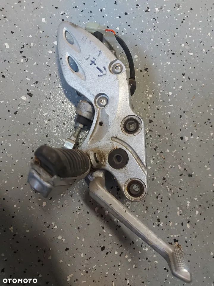 Suzuki GSXR 1300 Hayabusa set podnóżek dźwignia - 2