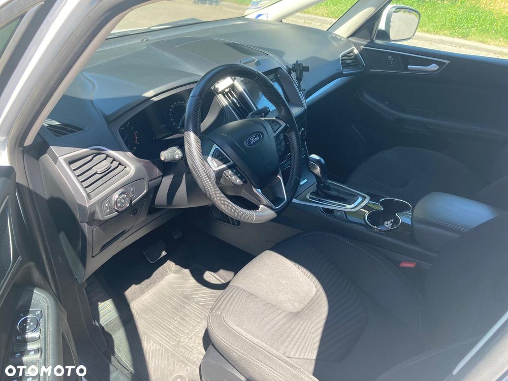 Ford S-Max - 12