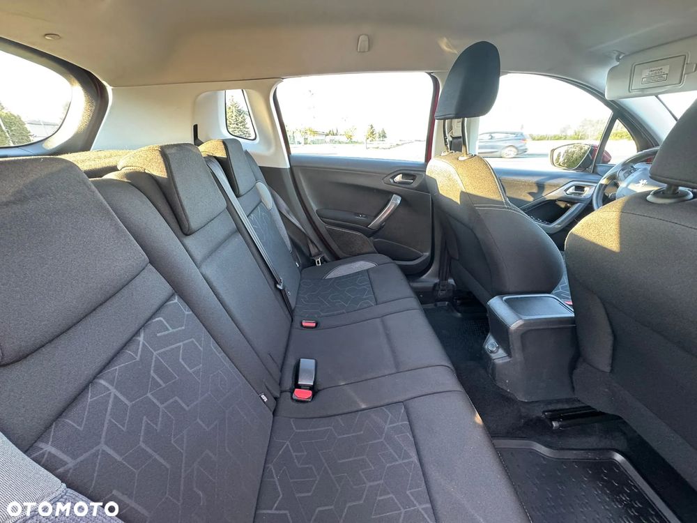 Peugeot 2008 1.2 Pure Tech Allure S&S EAT6 - 16