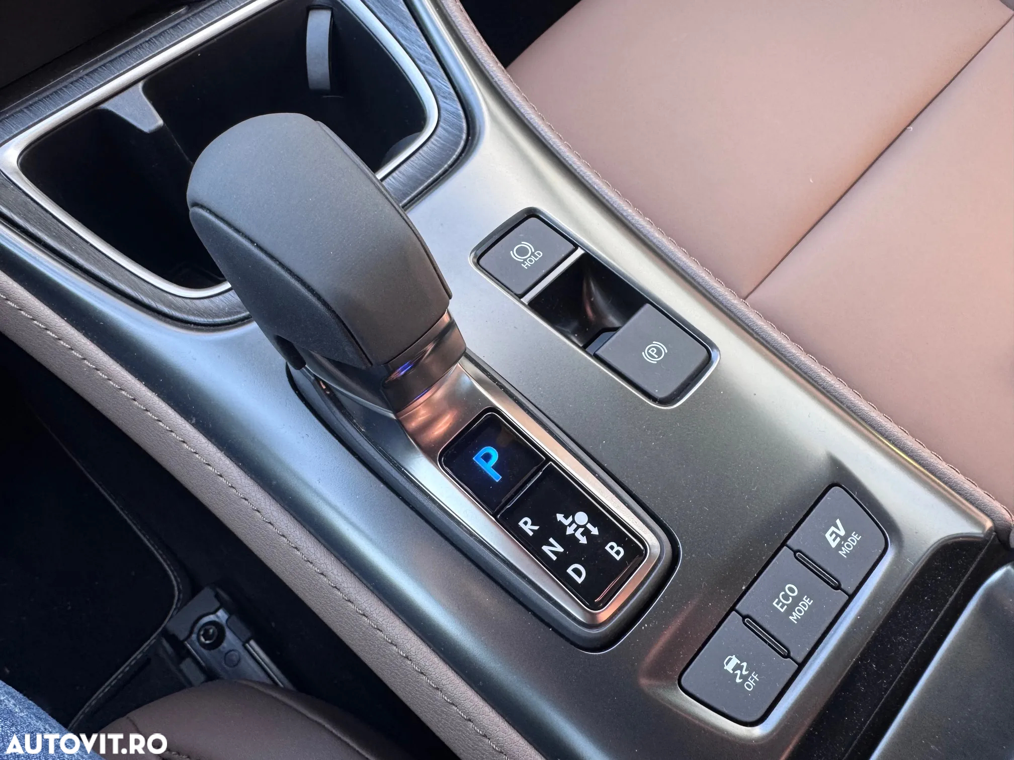 Lexus LBX 1.5 HEV 4x2 CVT Elegant - 16