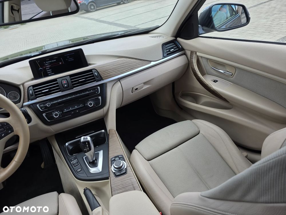 BMW Seria 3 320i Modern Line - 24