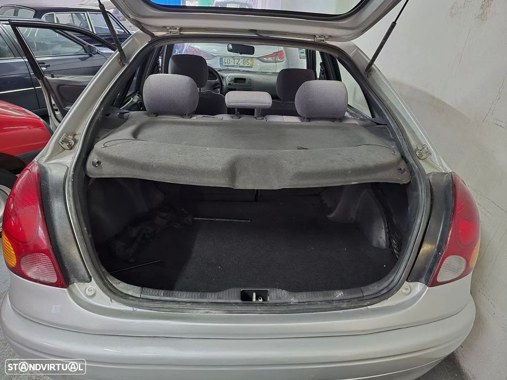 Toyota Corolla L/B 1.4 Sol - 9