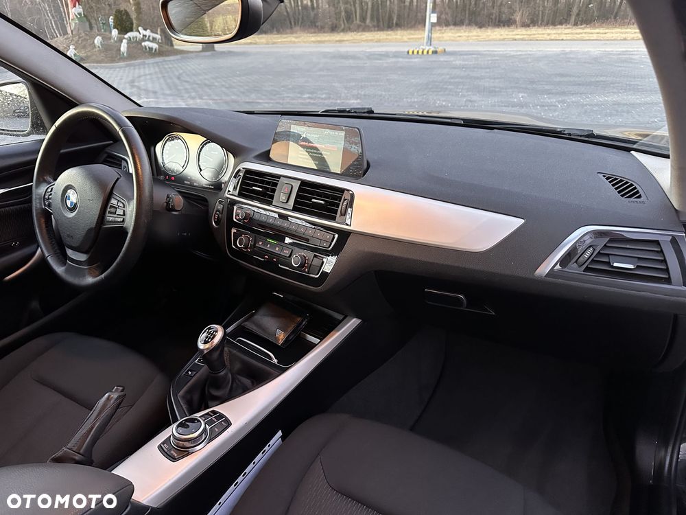 BMW Seria 1 116i - 17