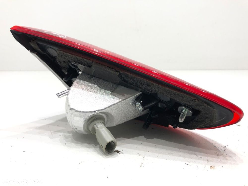LAMPA TYŁ PRAWA WEWNĘTRZNA  MAZDA 2 (DL, DJ) 2014 - 2022 1.5 SKYACTIV-G 66 kW [90 KM] benzyna 2014 - 4