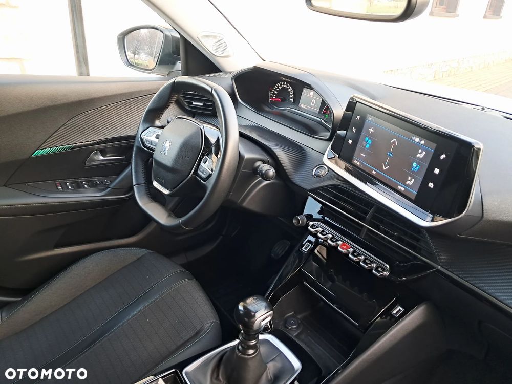 Peugeot 2008 1.2 Pure Tech GPF Allure S&S - 28