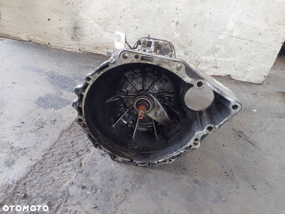SKRZYNIA BIEGÓW KIA BONGO K2700 II LIFT 2.7 D Y010207009 - 2