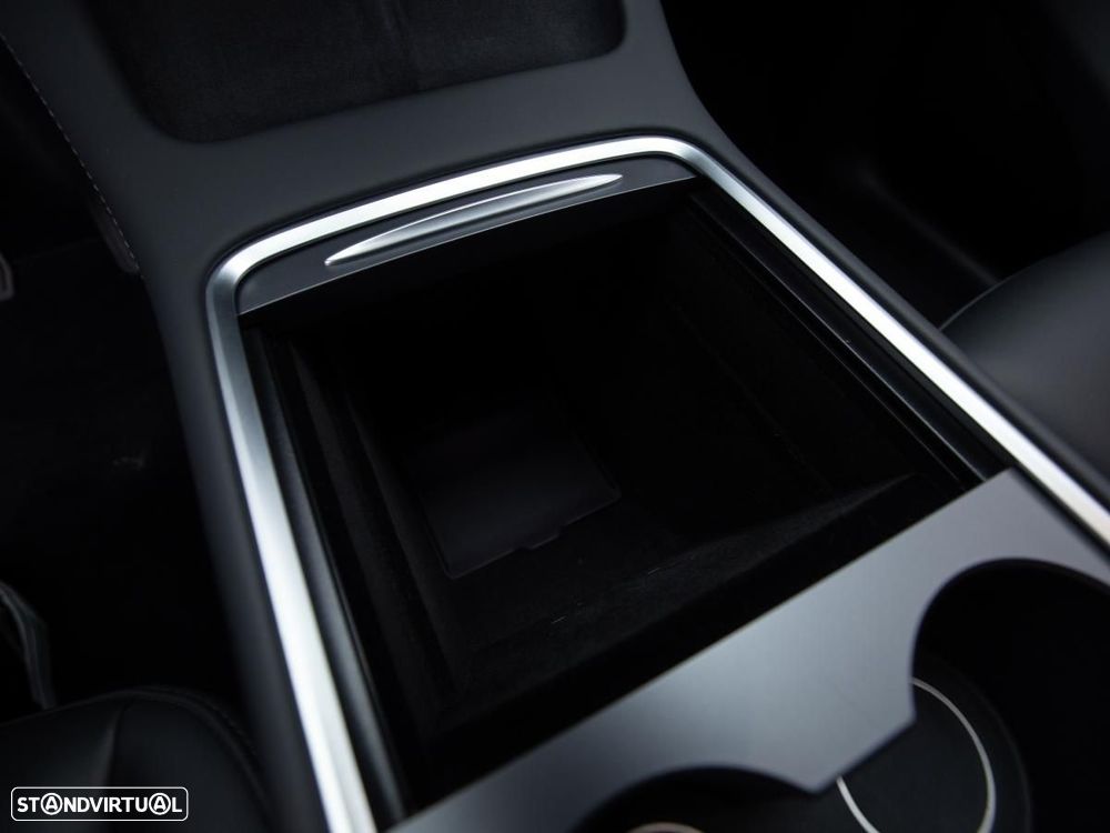Tesla Model Y Long Range Dual Motor AWD - 22