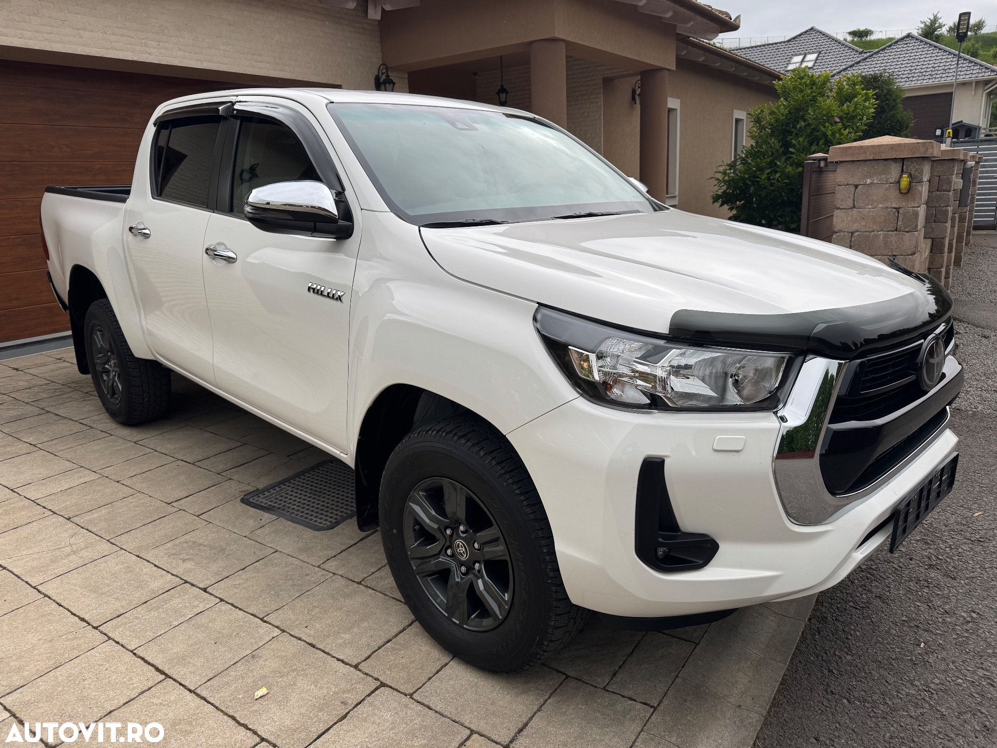 Toyota Hilux - 2