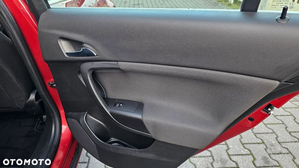 Opel Insignia 1.8 Sports Tourer Design Edition - 25