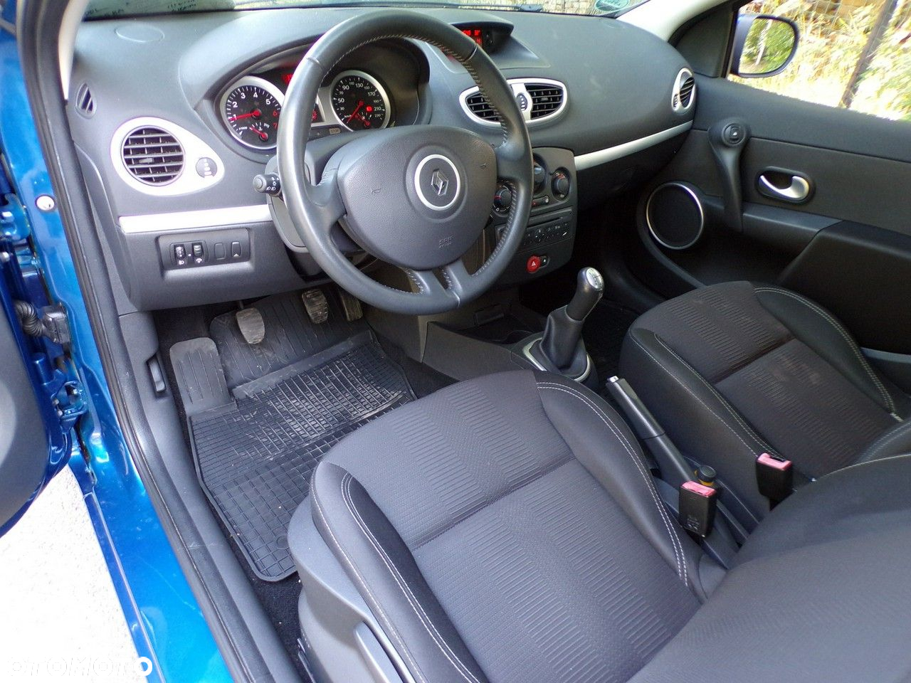 Renault Clio - 21