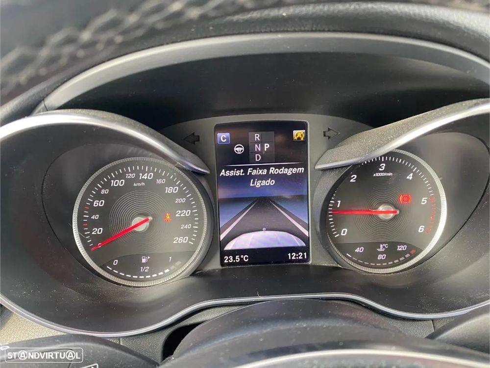 Mercedes-Benz GLC 250 d Coupe 4Matic 9G-TRONIC AMG Line - 48