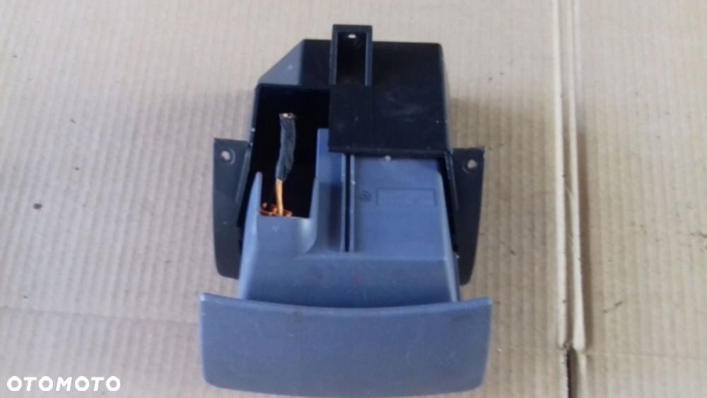 POPIELNICZKA SCHOWEK FORD FIESTA MK4 95-99 5D - 4