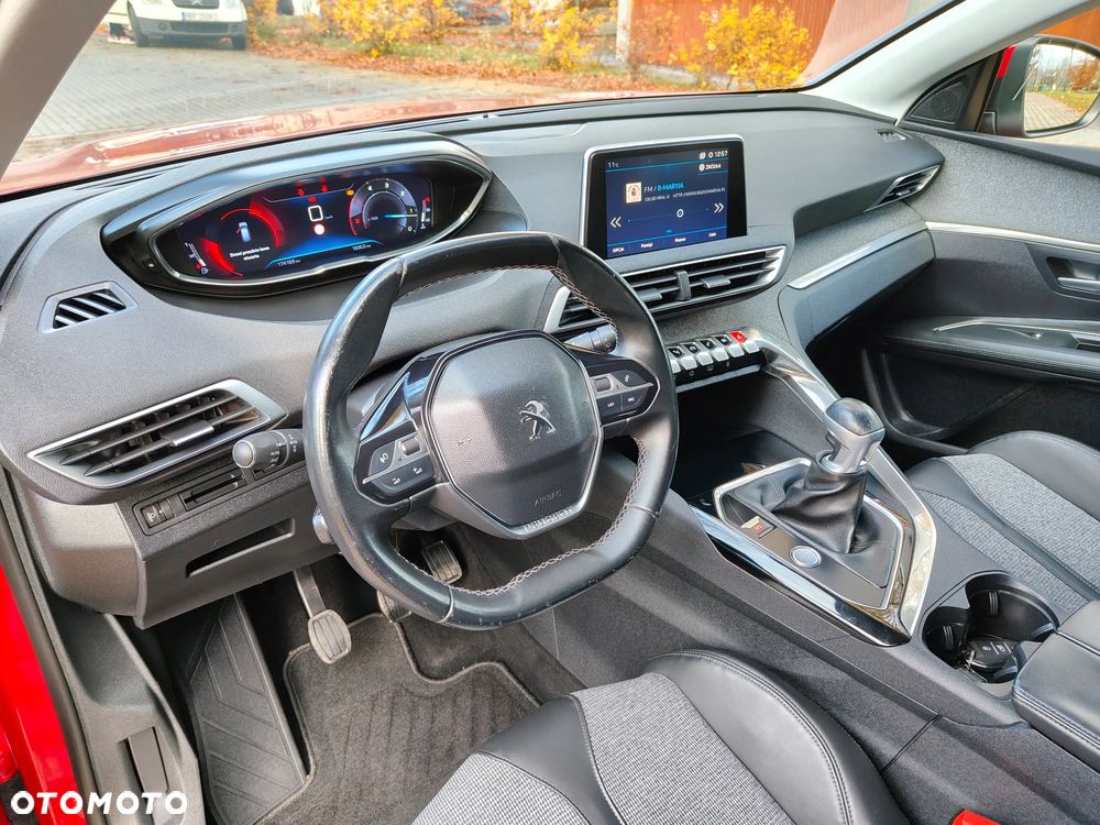 Peugeot 3008 1.6 BlueHDi Allure S&S EAT6 - 26