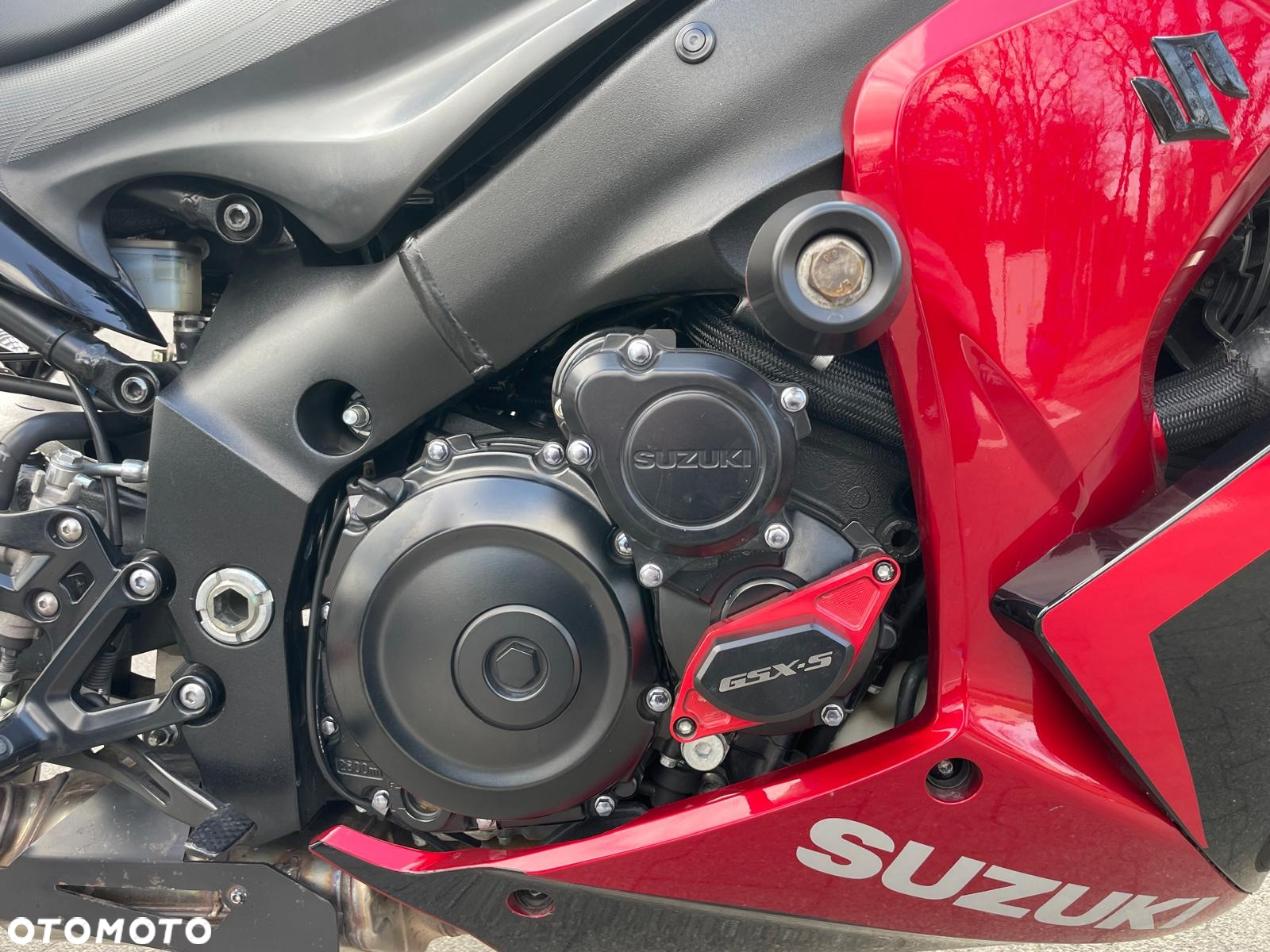 Suzuki GSX 1000 - 8
