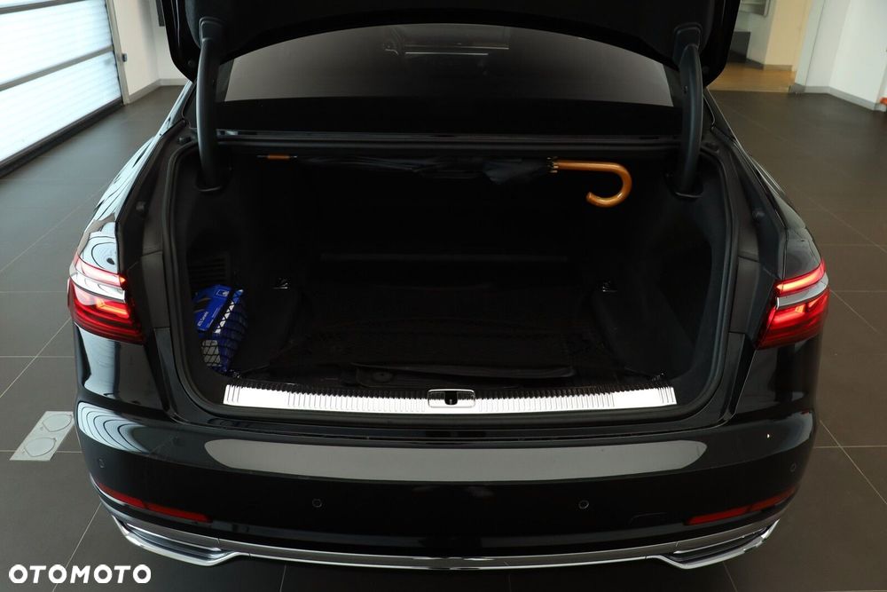 Audi A8 - 6