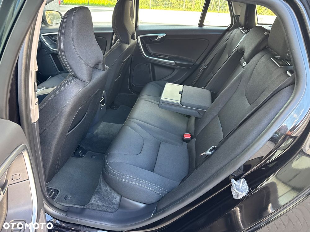 Volvo V60 D3 Geartronic Momentum Pro - 22