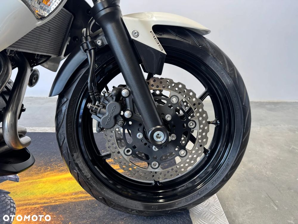 Kawasaki ER - 8