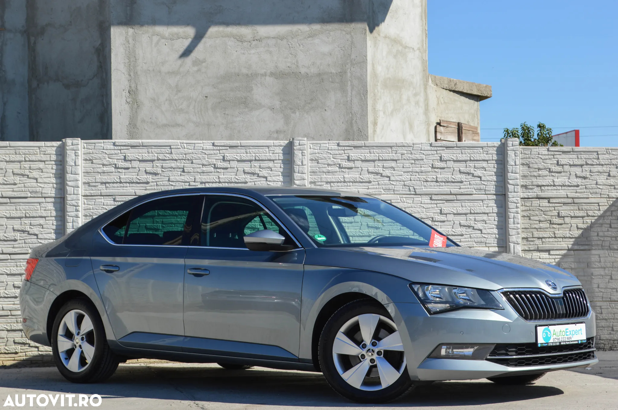 Skoda Superb 2.0 TDI DSG Ambition - 29