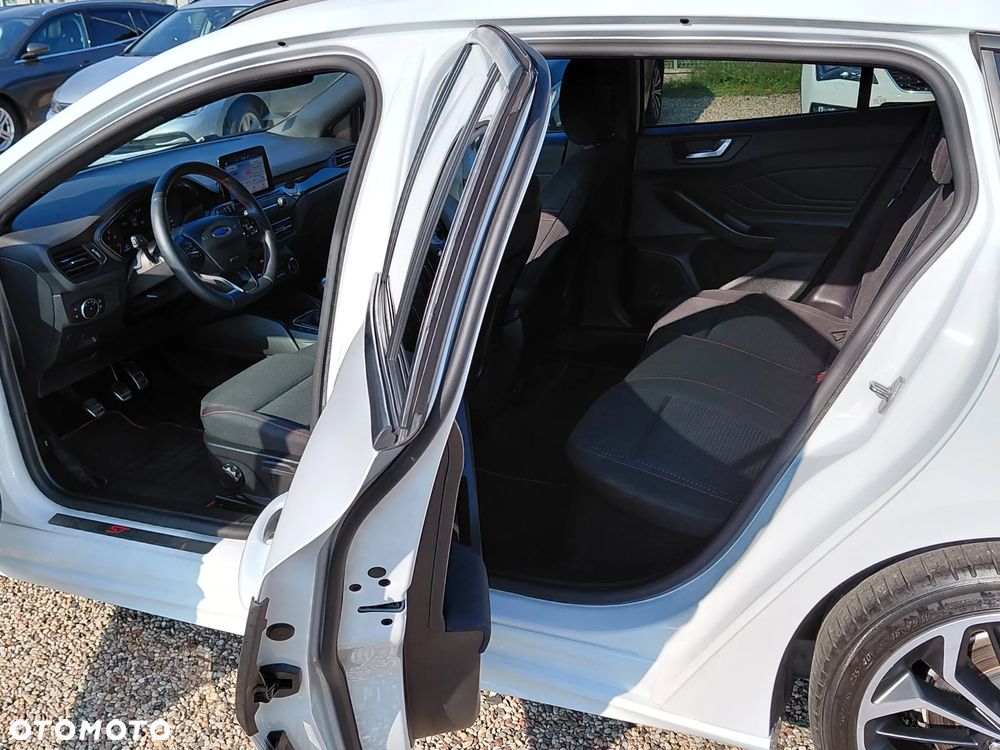 Ford Focus 1.5 EcoBoost ST-Line Business - 21