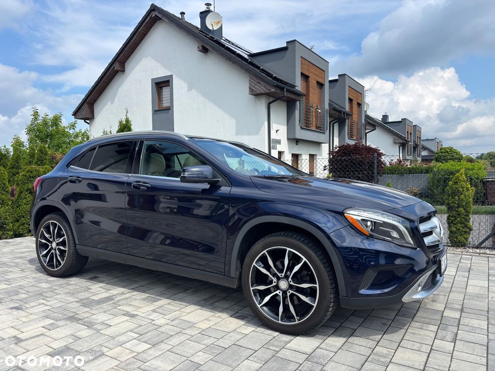 Mercedes-Benz GLA 250 4-Matic - 4
