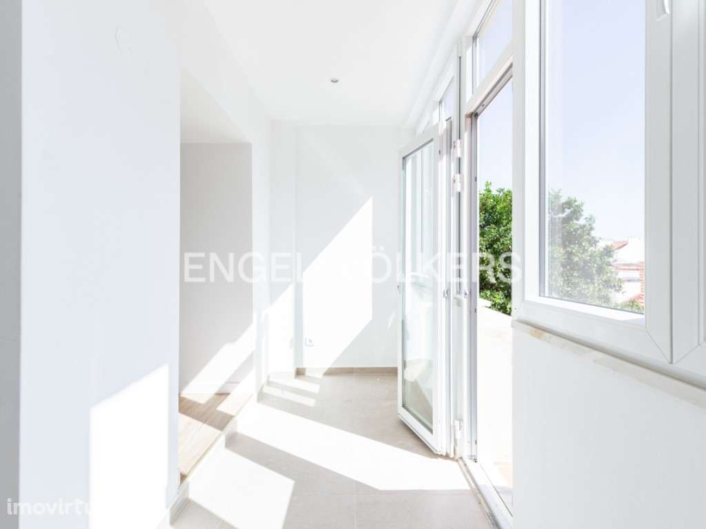 Apartamento T2+1 Totalmente Remodelado com Jardim Privativo em São ... - Grande imagem: 2/21