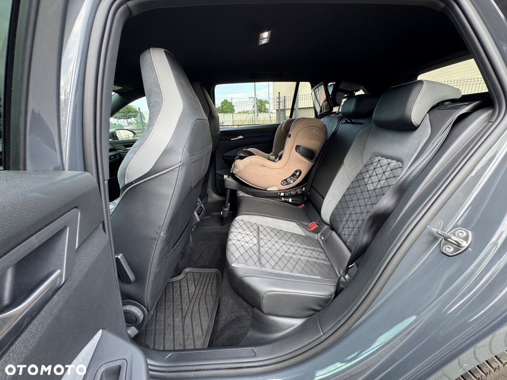 Volkswagen Golf 1.5 eTSI OPF DSG R-Line - 23