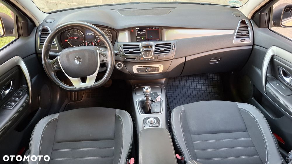 Renault Laguna dCi 150 FAP Start-Stop Bose Edition - 13