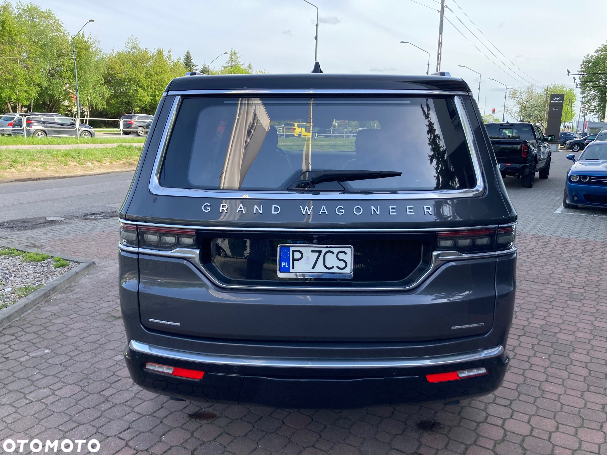 Jeep Wagoneer - 7