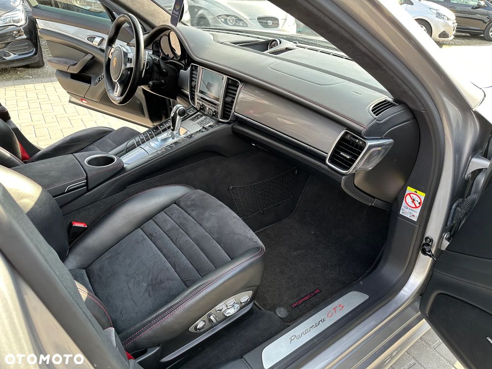 Porsche Panamera GTS - 24