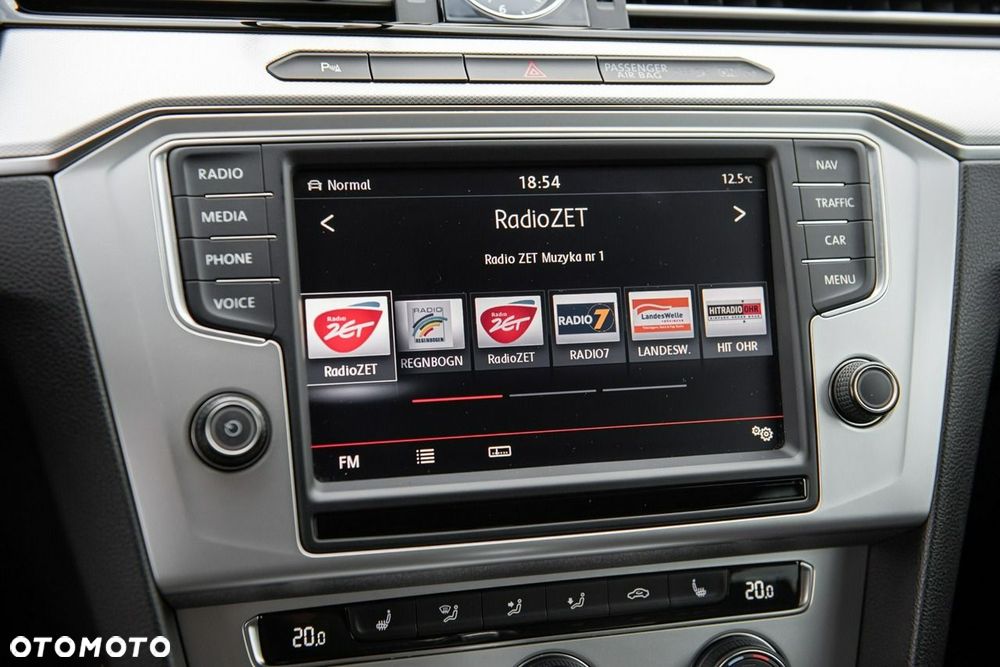 Volkswagen Passat - 22