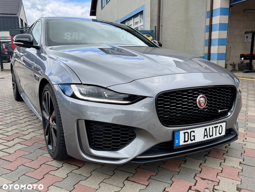 Jaguar XE P250 R-Dynamic SE - 3